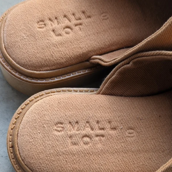 Small Lot Clogs - Picture 2 of 3